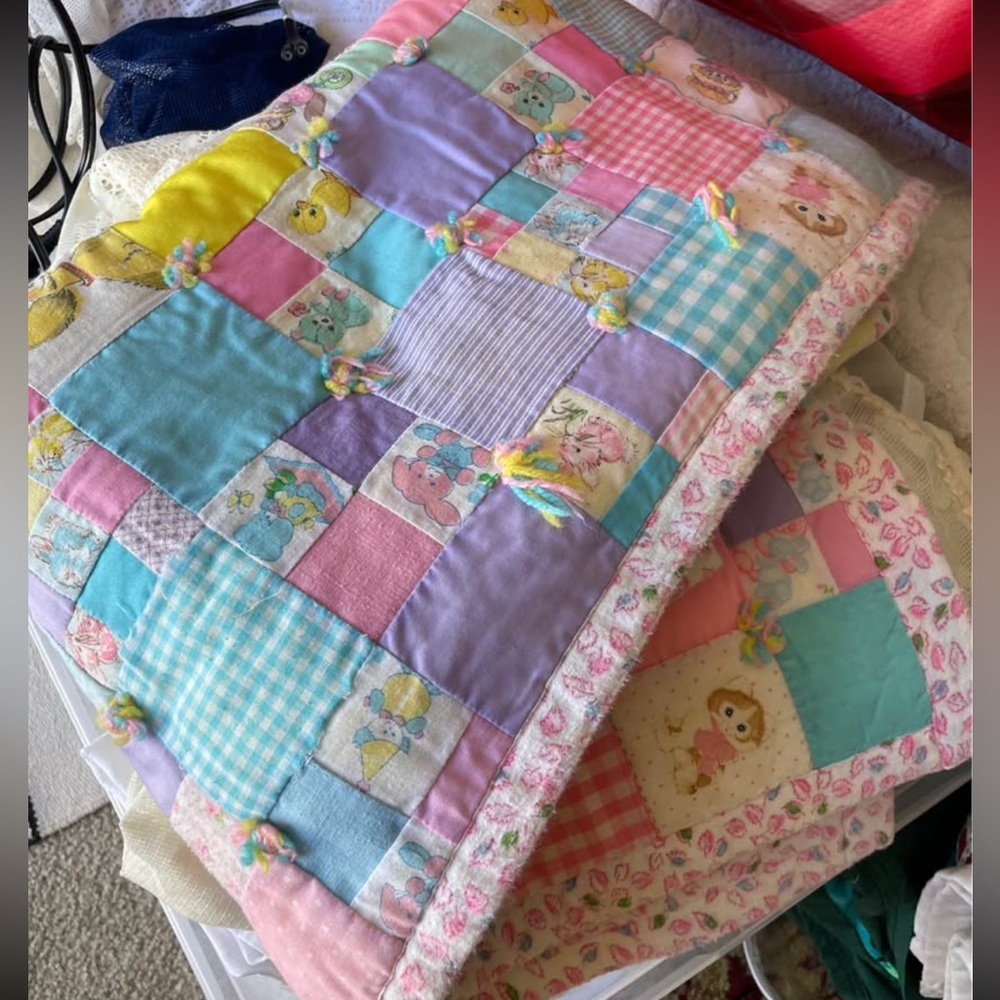 Vtg Handmade  Baby Crib Quilt Nursery Blanket pets cats